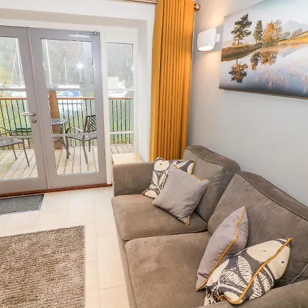 Pearsall * Ambleside