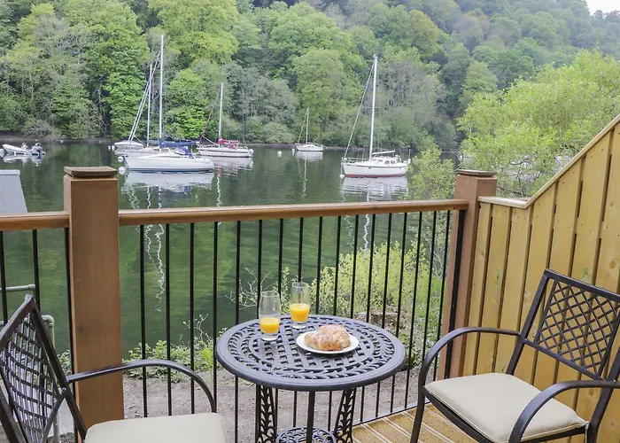 Pearsall * Ambleside